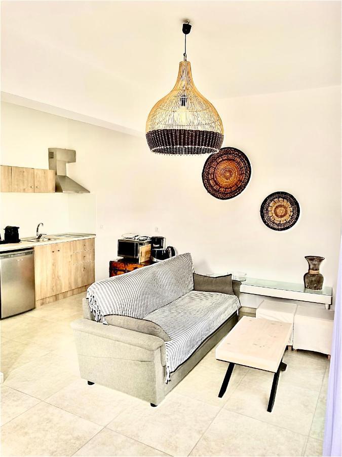 Alkestis Studios Ликсури Екстериор снимка